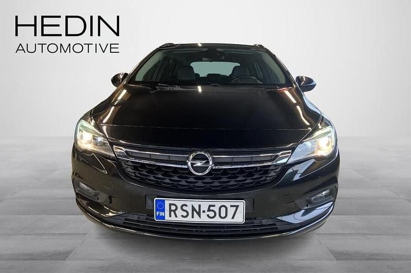 Käytetty Opel Astra Innovation 150 HP (110 kW) 2016 Musta Farmari