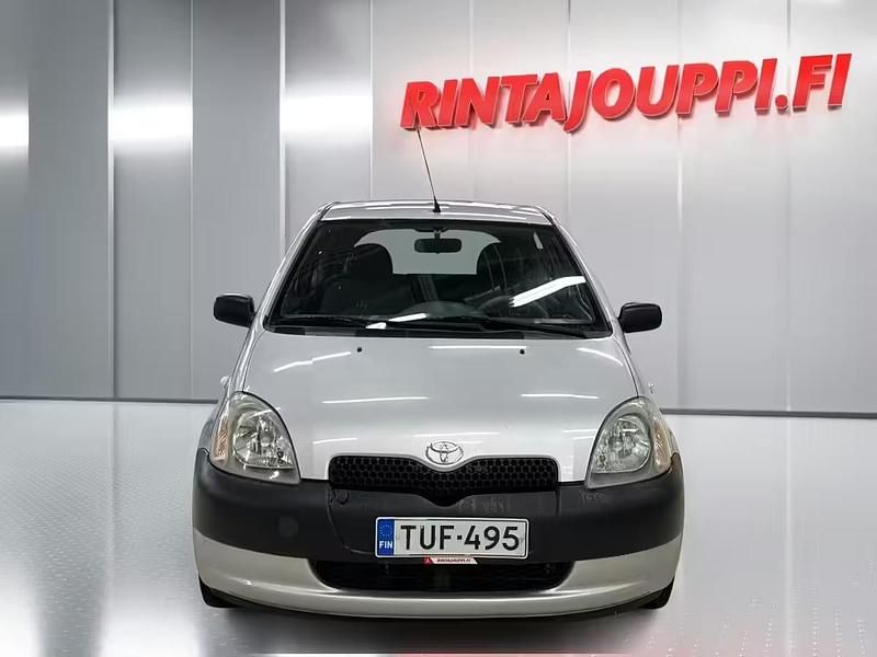 Käytetty Toyota Yaris 68 HP (50 kW) 2003 Viistoperä
