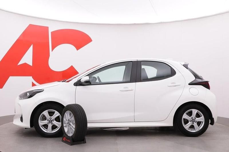 Käytetty Toyota Yaris Hybrid Active 116 HP (85 kW) 2022 Viistoperä