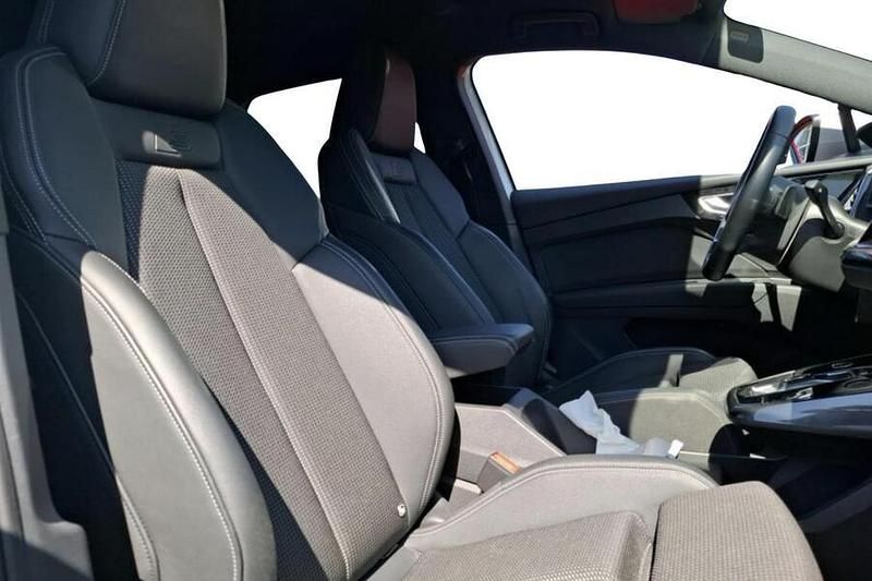 Käytetty Audi Q4 e-tron S-Line 194 kW (265 HP) 2022 Katumaasturi