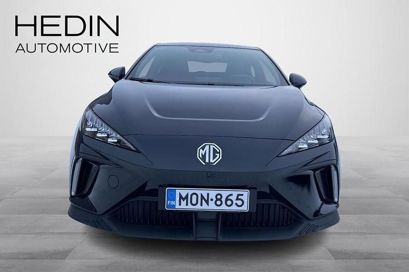 Käytetty MG MG4 EV Luxury 150 kW (204 HP) 2023 Musta Viistoperä