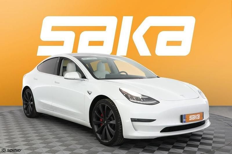 Valkoinen Käytetty 2020 Tesla Model 3 Performance Sedan | 26 900 € (Supertarjous) - Kuva 1/3
