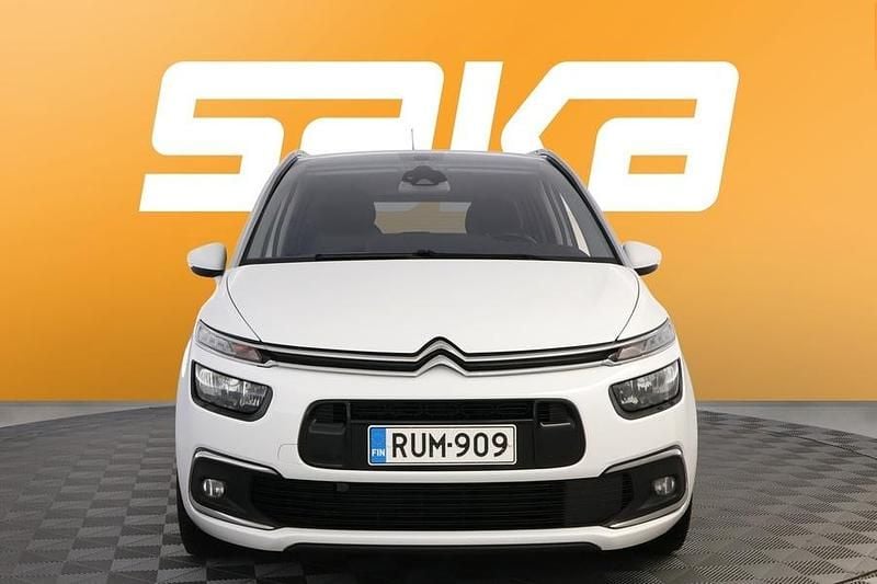 Käytetty Citroën C4 SpaceTourer Shine 131 HP (96 kW) 2021 Tila-auto