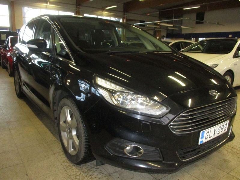 Musta Käytetty 2015 Ford S-MAX S Tila-auto | 13 980 € (Kallis) - Kuva 1/4
