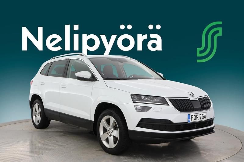 Käytetty Skoda Karoq Business Line 150 HP (110 kW) 2021 Valkoinen Katumaasturi