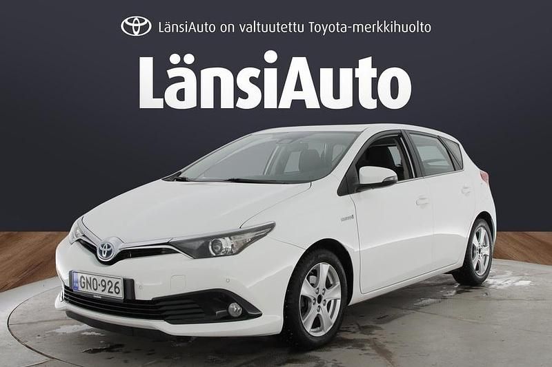 Käytetty Toyota Auris Hybrid Active 99 HP (72 kW) 2016 Viistoperä