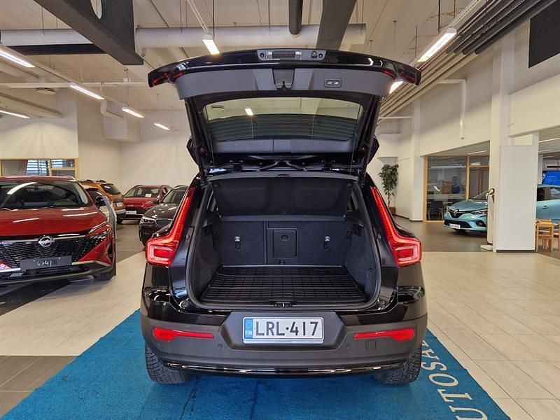 Käytetty Volvo XC40 Plus 185 kW (252 HP) 2023 Katumaasturi