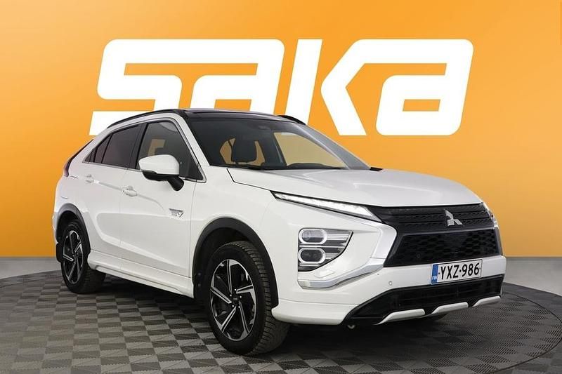Käytetty 2021 Mitsubishi Eclipse Cross Intense Katumaasturi | 24 200 € (Kallis) - Kuva 1/3