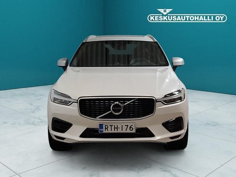 Käytetty Volvo XC60 R-Design 320 HP (235 kW) 2018 Valkoinen Katumaasturi