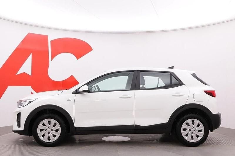 Käytetty Kia Stonic LX 84 HP (61 kW) 2024 Katumaasturi