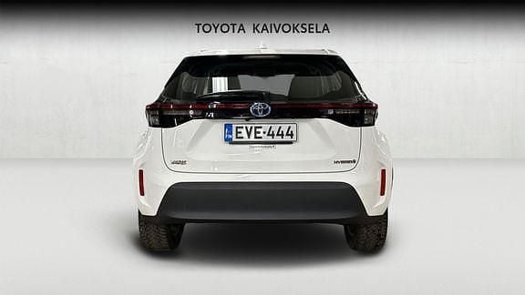 Käytetty Toyota Yaris Cross Active 116 HP (85 kW) 2024 Valkoinen Katumaasturi