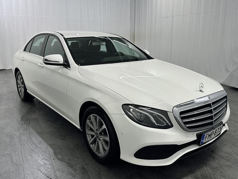 Käytetty Mercedes E200 204 HP (150 kW) 2017 Valkoinen Sedan