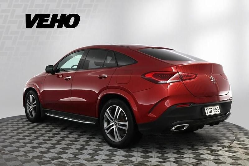 Käytetty Mercedes GLE350 Premium Plus 211 HP (155 kW) 2022 Punainen Coupe - kaksiovinen