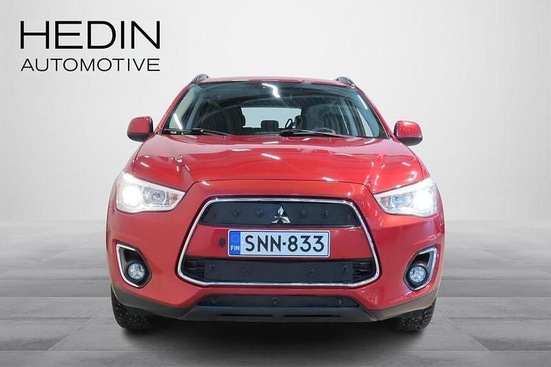 Käytetty Mitsubishi ASX Invite 117 HP (86 kW) 2015 Punainen Katumaasturi