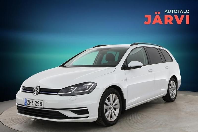 Valkoinen Käytetty 2018 VW Golf VII Comfortline Farmari | 16 400 € (Hyvä tarjous) - Kuva 1/3