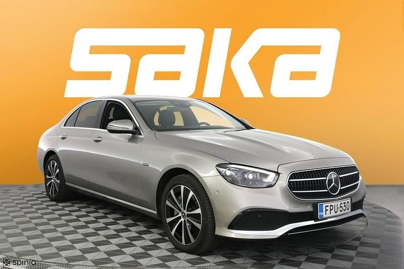 Harmaa Käytetty 2020 Mercedes E300 Avantgarde Sedan | 29 900 € (Supertarjous) - Kuva 1/3