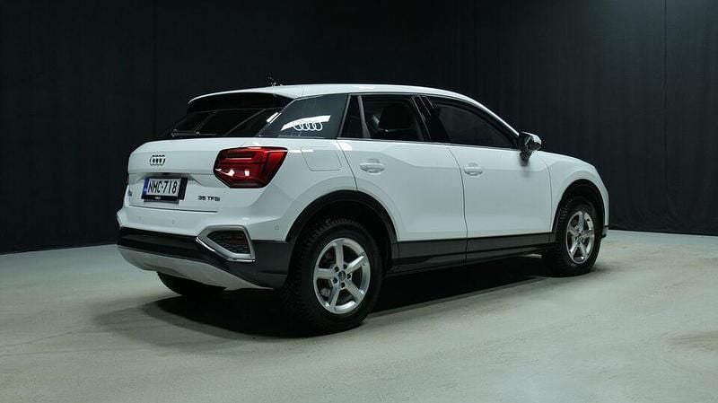 Käytetty Audi Q2 Advanced Plus 150 HP (110 kW) 2021 Valkoinen Katumaasturi