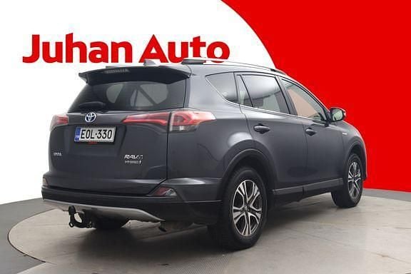 Käytetty Toyota RAV4 Active 153 HP (112 kW) 2017 Harmaa Katumaasturi