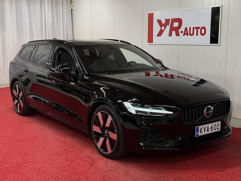 Käytetty 2023 Volvo V60 Performance Farmari | 43 900 € (Hieman kallis) - Kuva 1/4