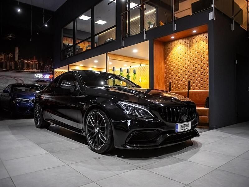 Musta Käytetty 2016 Mercedes C63 AMG AMG Coupe - kaksiovinen | 79 000 € - Kuva 1/4