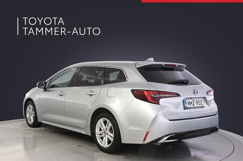 Käytetty Toyota Corolla Edition 140 HP (102 kW) 2023 Hopea Farmari