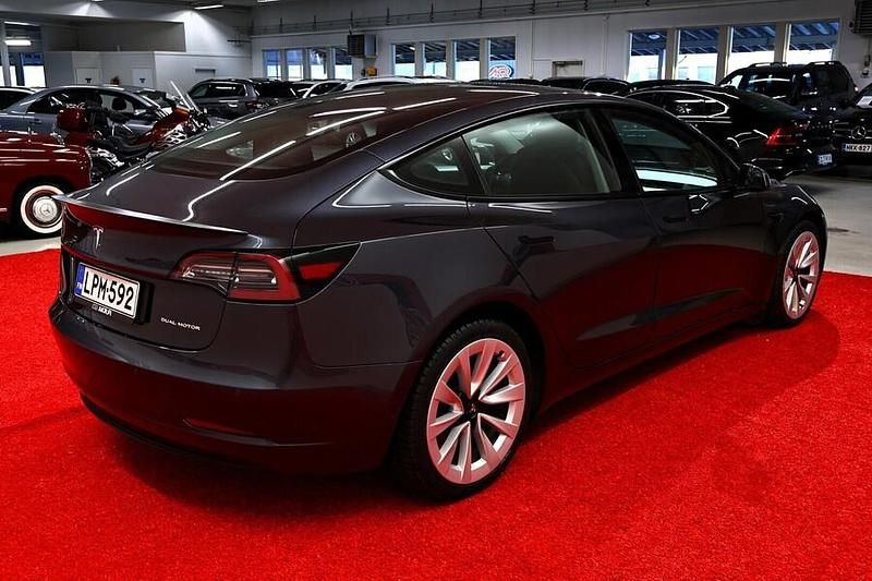Käytetty Tesla Model 3 258 kW (351 HP) 2021 Harmaa Sedan
