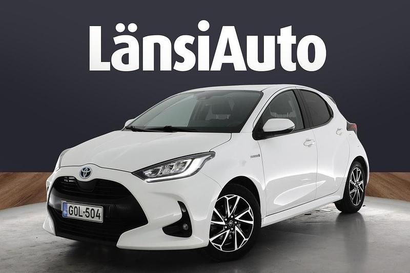 Käytetty Toyota Yaris Hybrid Style 116 HP (85 kW) 2020 Viistoperä