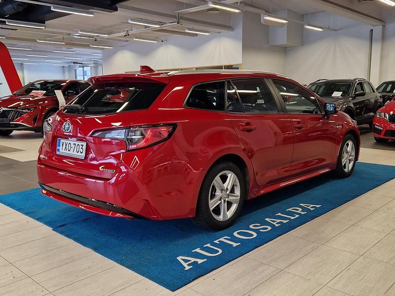 Käytetty Toyota Corolla Active 122 HP (89 kW) 2020 Punainen Farmari