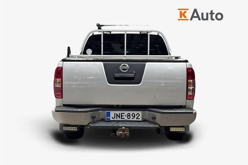 Käytetty Nissan Navara 190 HP (139 kW) 2013 Hopea Nouto