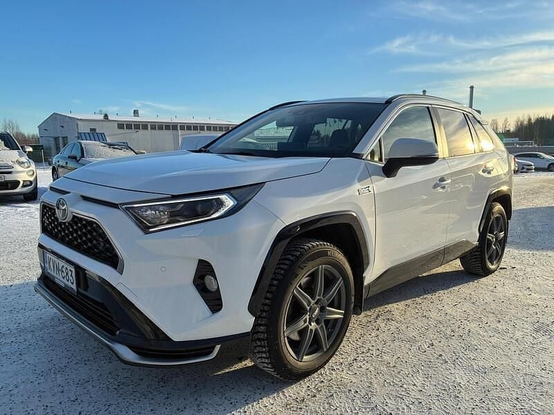 Käytetty Toyota RAV4 Hybrid Style 306 HP (225 kW) 2021 Katumaasturi