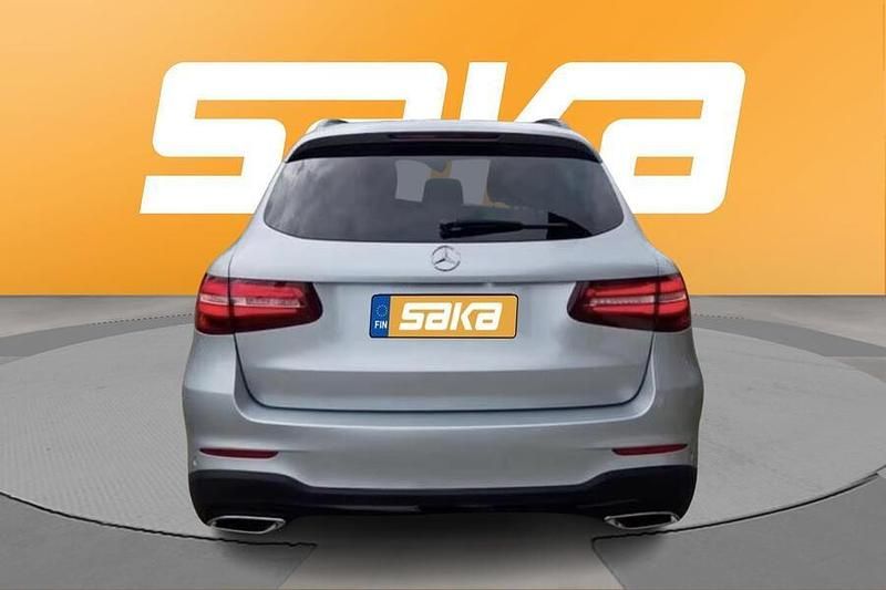 Käytetty Mercedes GLC350 Business 258 HP (189 kW) 2018 Katumaasturi