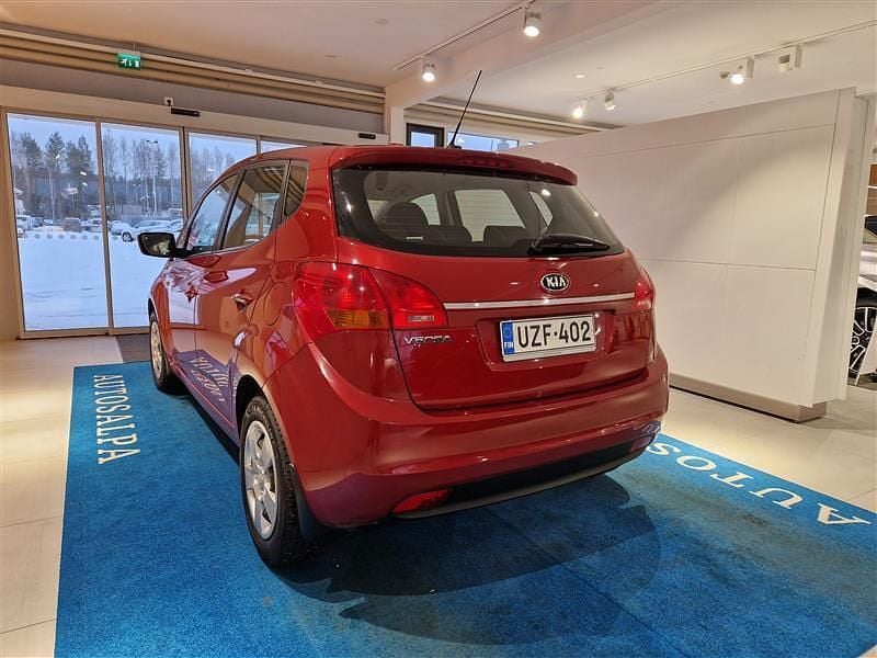 Käytetty Kia Venga EX 125 HP (91 kW) 2015 Punainen Viistoperä
