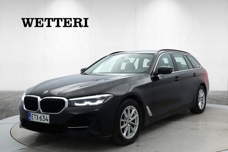 Käytetty 2022 BMW 520 Comfort Edition Farmari | 29 990 € (Hyvä tarjous) - Kuva 1/4