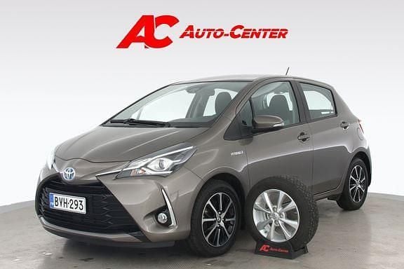 Käytetty Toyota Yaris Active 72 HP (52 kW) 2018 Harmaa Viistoperä