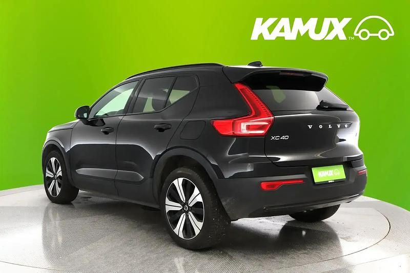 Käytetty Volvo XC40 Plus 169 kW (231 HP) 2023 Musta Katumaasturi