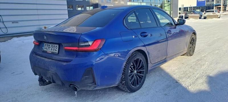 Käytetty BMW 330e Comfort Edition 292 HP (214 kW) 2023 Sininen Sedan