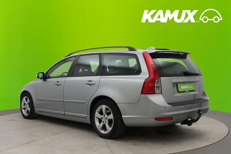 Käytetty Volvo V50 Momentum 136 HP (100 kW) 2009 Hopea / harmaa Farmari