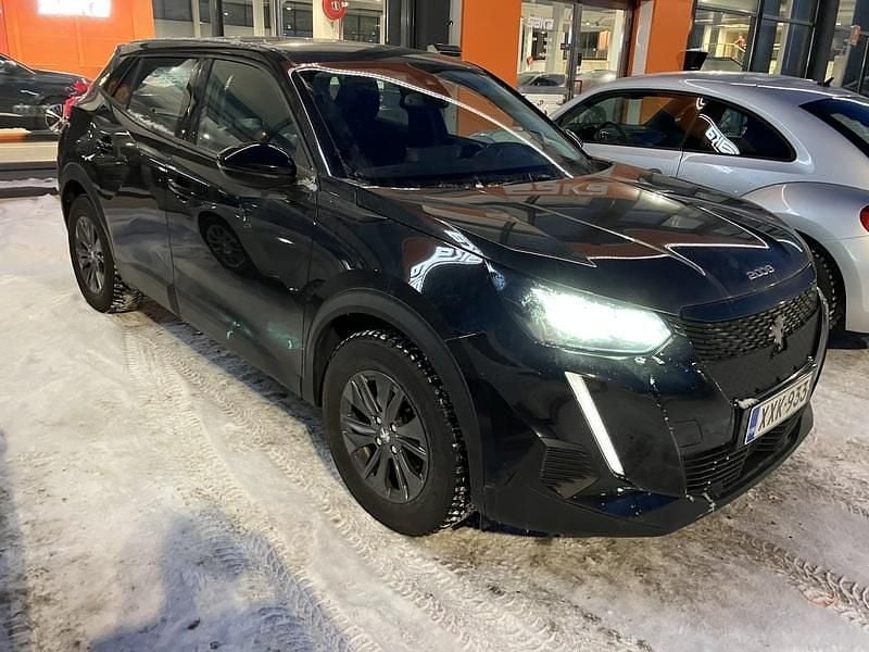 Käytetty Peugeot 2008 Active 131 HP (96 kW) 2021 Katumaasturi