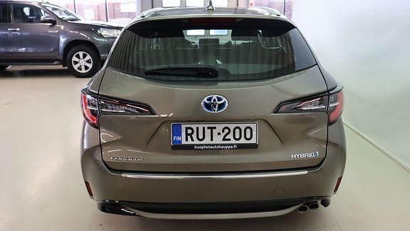 Käytetty Toyota Corolla Active 181 HP (133 kW) 2021 Ruskea (beige) Farmari