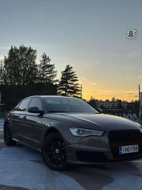 Käytetty Audi A6 Business 150 HP (110 kW) 2016 Hopea / harmaa Sedan