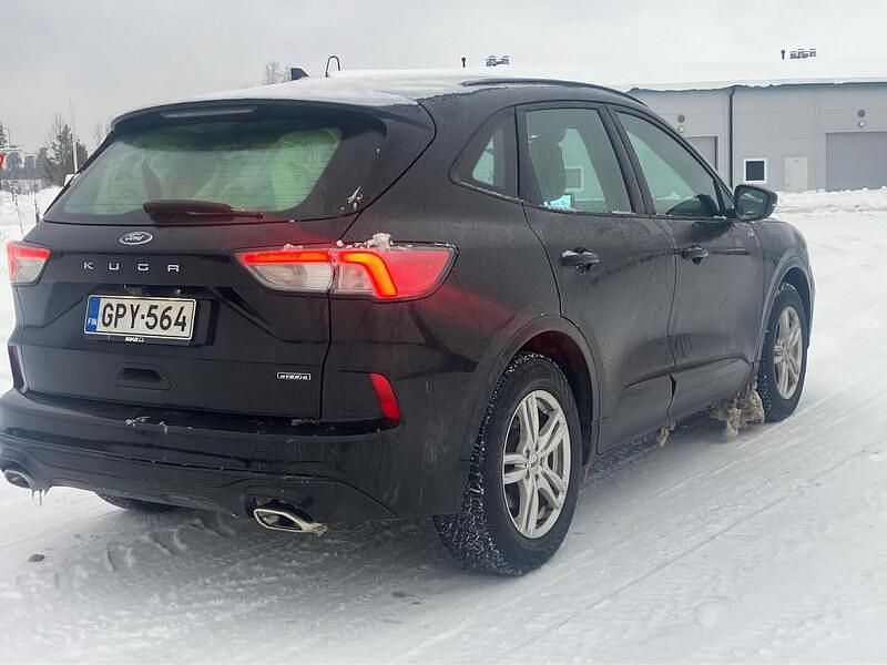 Käytetty Ford Kuga ST-Line 224 HP (164 kW) 2021 Katumaasturi