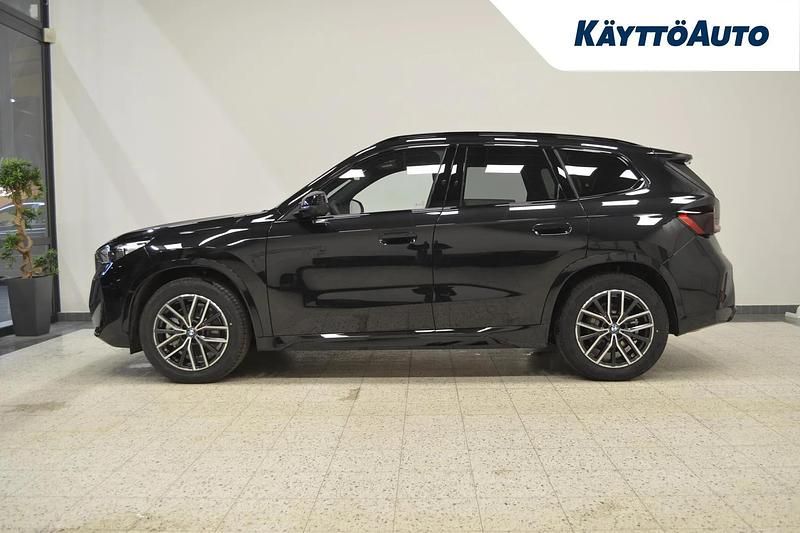 Uusi BMW iX1 M Sport 230 kW (313 HP) 2026 Saphir schwarz Katumaasturi