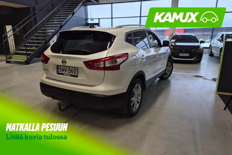 Käytetty Nissan Qashqai N-Connecta 116 HP (85 kW) 2016 Valkoinen Katumaasturi