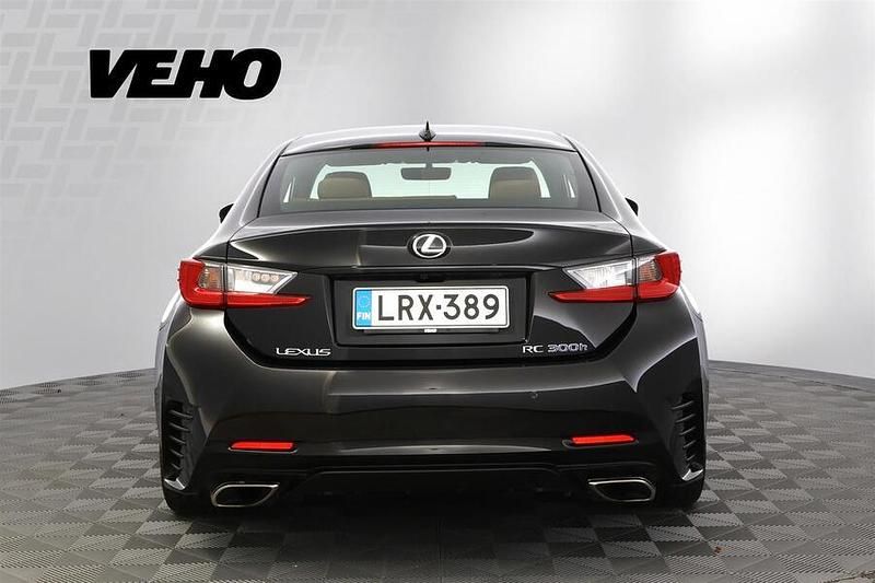 Käytetty Lexus RC300h Executive Line 181 HP (133 kW) 2016 Musta Coupe - kaksiovinen