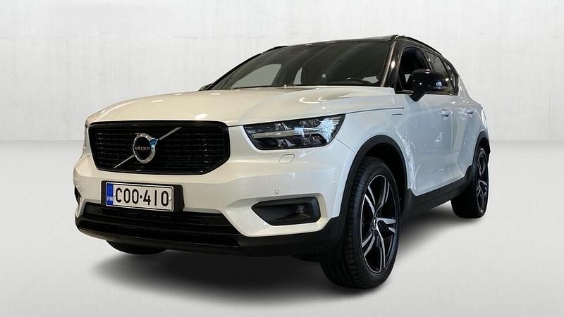 Valkoinen Käytetty 2020 Volvo XC40 Business Edition Katumaasturi | 31 390 € (Kallis) - Kuva 1/4
