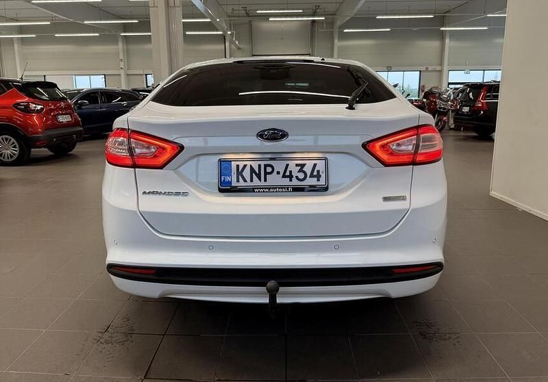 Käytetty Ford Mondeo Trend 160 HP (117 kW) 2016 Valkoinen Viistoperä