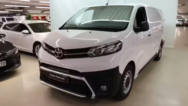 Valkoinen Käytetty 2022 Toyota Proace Tila-auto | 29 800 € (Hieman kallis) - Kuva 1/4