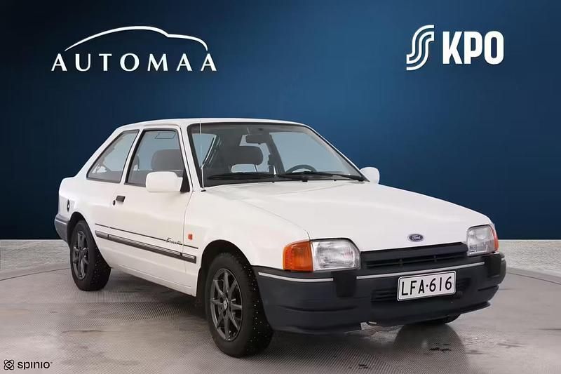 Käytetty Ford Escort 90 HP (66 kW) 1990 Valkoinen Viistoperä