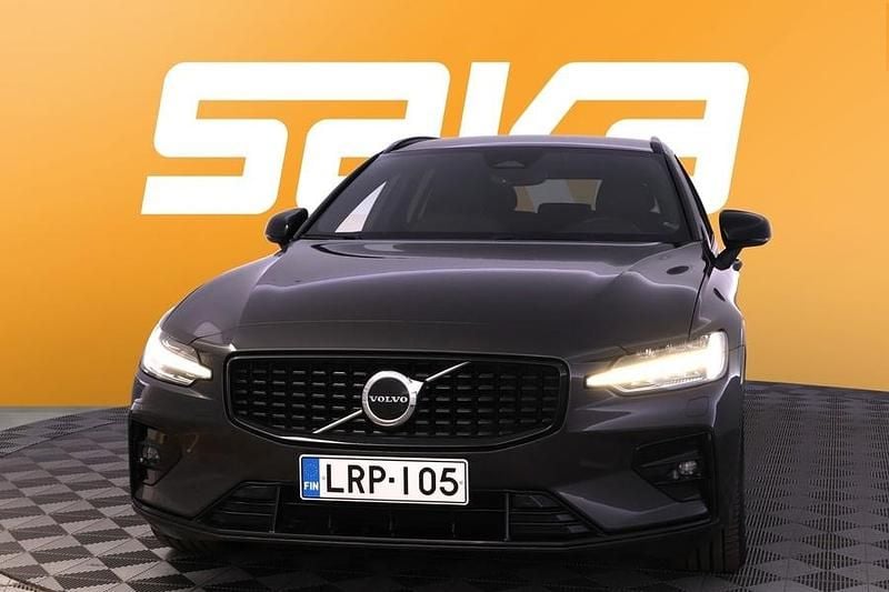 Käytetty Volvo V60 Business Edition 197 HP (144 kW) 2023 Farmari