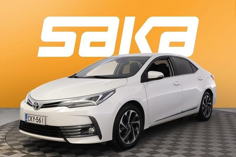 Käytetty Toyota Corolla Anniversary 132 HP (97 kW) 2016 Sedan